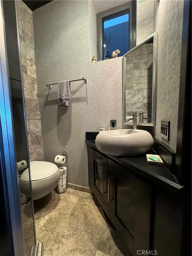 1083 Tia Juana Street, Laguna Beach, California 92651 home-pic-13