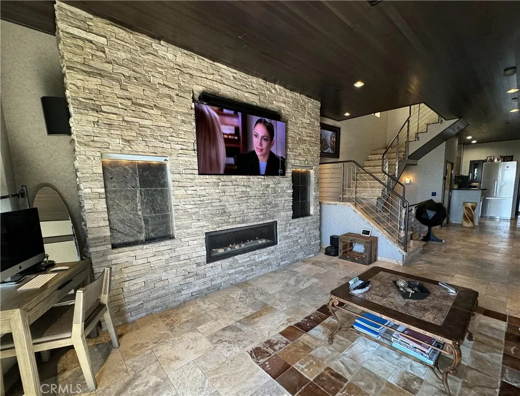 1083 Tia Juana Street, Laguna Beach, California 92651 home-pic-4