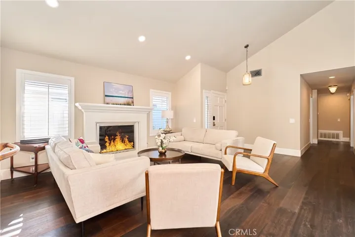 22 Cedarlake 50, Irvine, California 92614