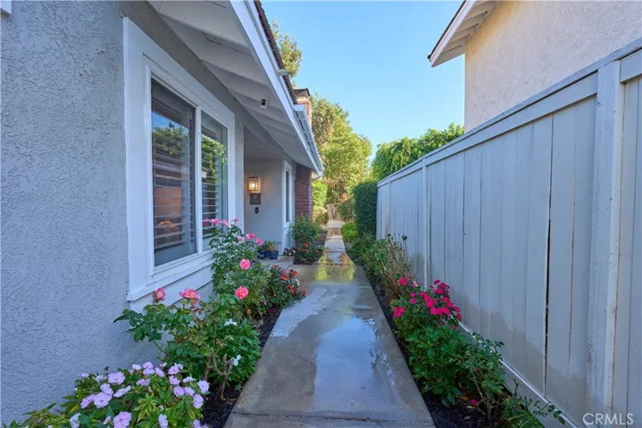 22 Cedarlake 50, Irvine, California 92614