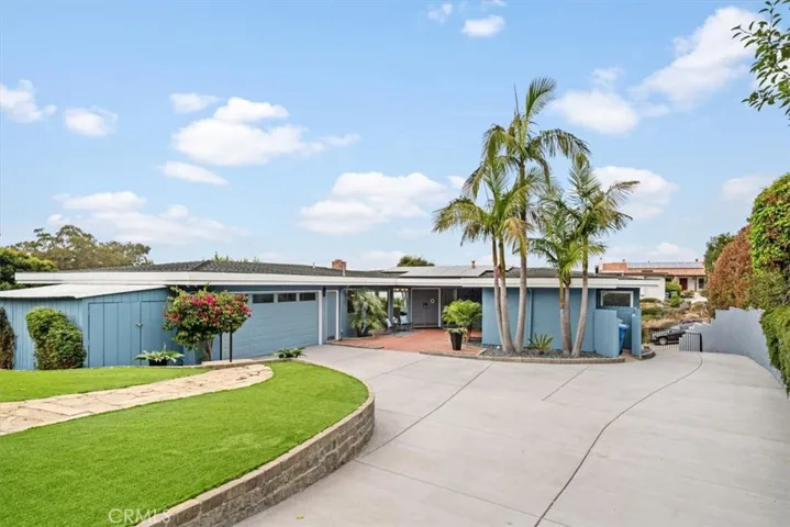 225 Travis, sprawling mid-century modern ranch.