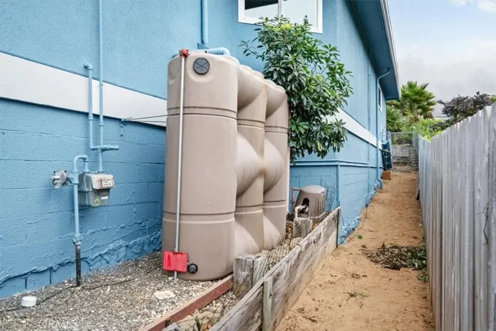 Rain catchment system to water your yard