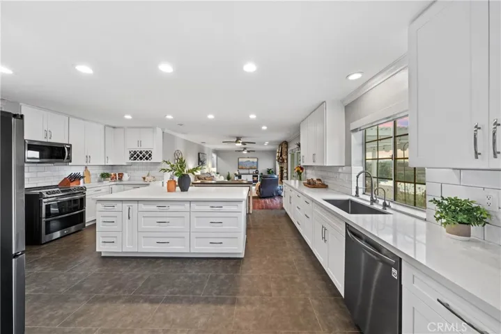 39585 Avenida Lynell, Temecula, California 92591