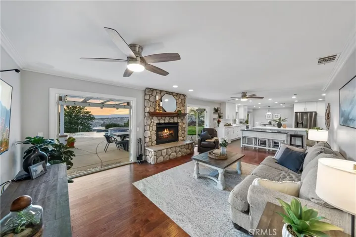 39585 Avenida Lynell, Temecula, California 92591