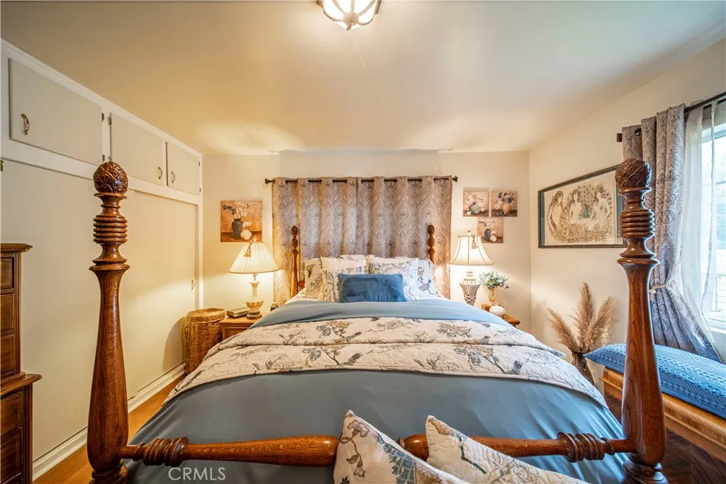 208 E 3rd Street, San Dimas, California 91773 home-pic-17
