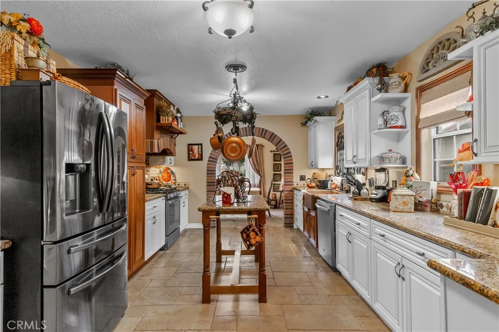 208 E 3rd Street, San Dimas, California 91773 home-pic-3
