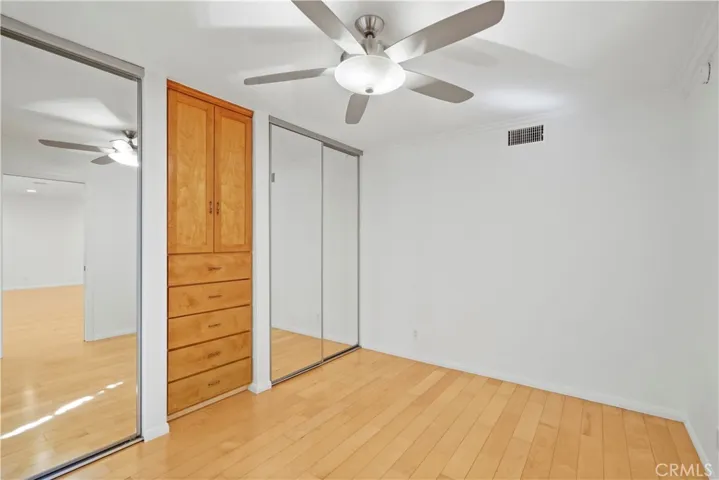 15207 Magnolia Boulevard 129, Sherman Oaks, California 91403