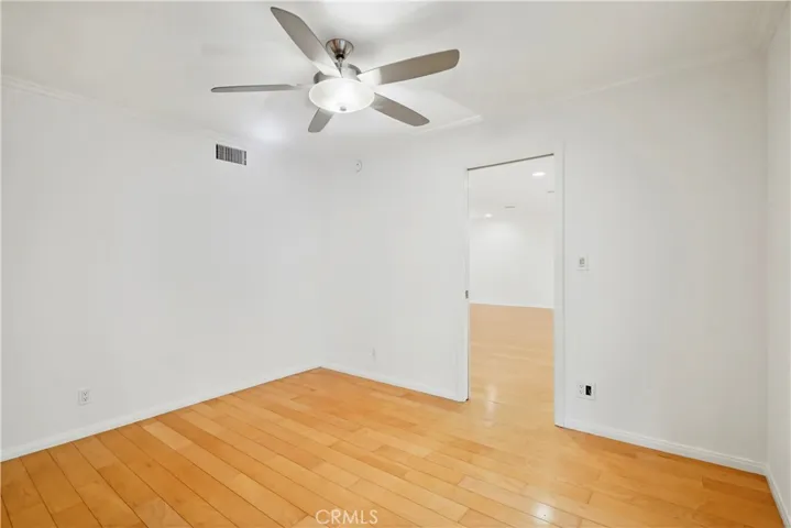 15207 Magnolia Boulevard 129, Sherman Oaks, California 91403