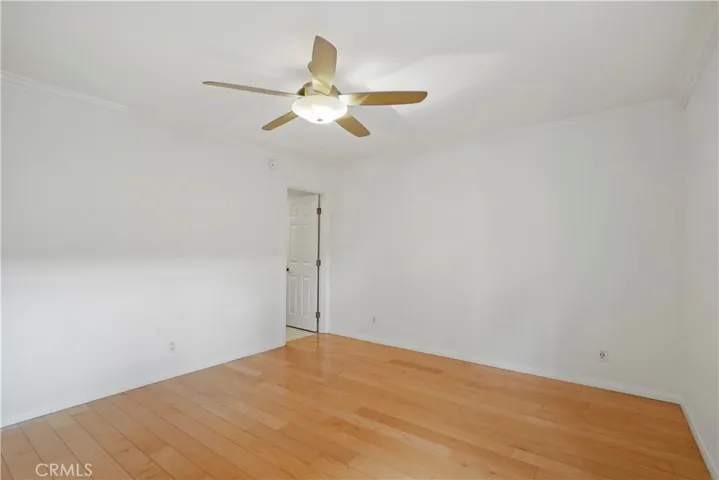 15207 Magnolia Boulevard 129, Sherman Oaks, California 91403