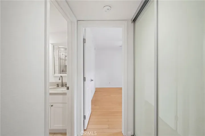 15207 Magnolia Boulevard 129, Sherman Oaks, California 91403
