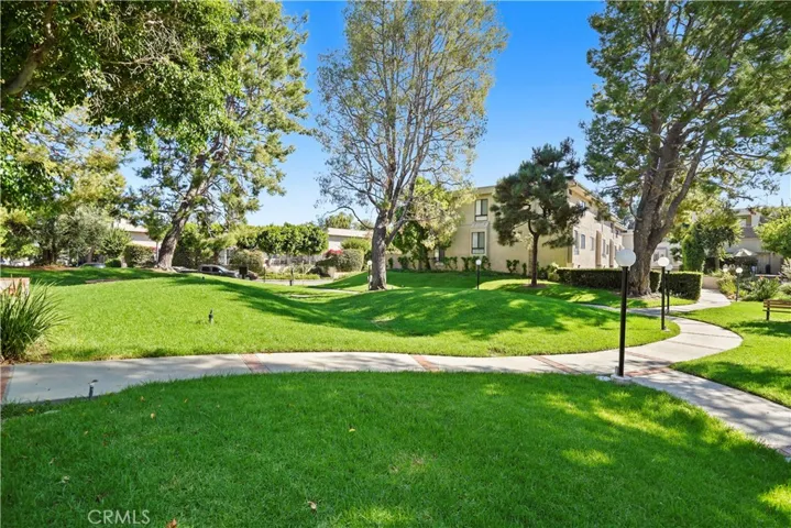 15207 Magnolia Boulevard 129, Sherman Oaks, California 91403