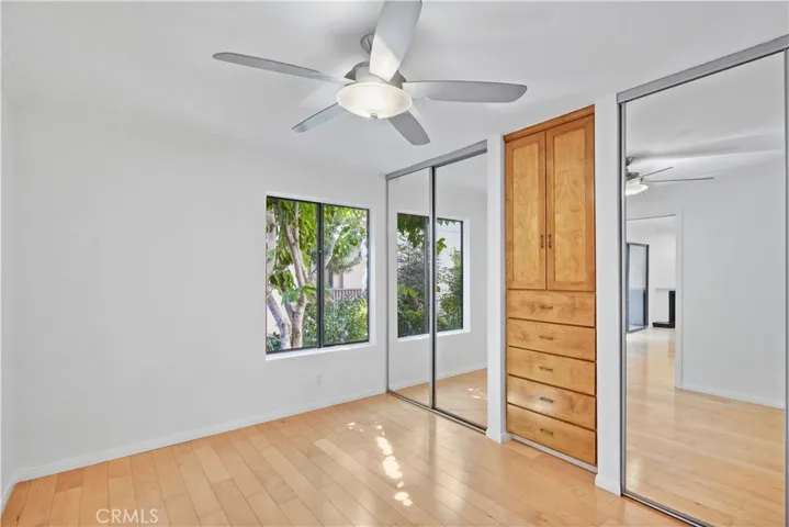 15207 Magnolia Boulevard 129, Sherman Oaks, California 91403