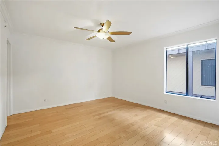 15207 Magnolia Boulevard 129, Sherman Oaks, California 91403