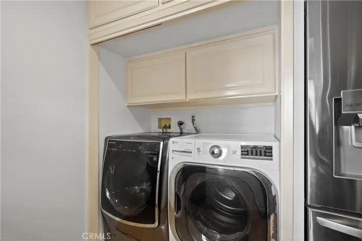 15207 Magnolia Boulevard 129, Sherman Oaks, California 91403