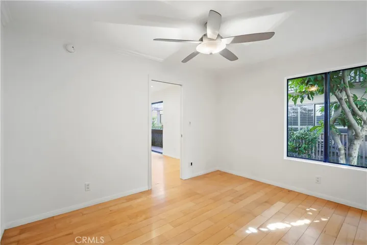 15207 Magnolia Boulevard 129, Sherman Oaks, California 91403