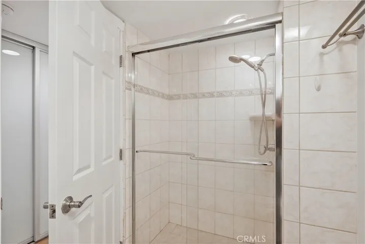 15207 Magnolia Boulevard 129, Sherman Oaks, California 91403
