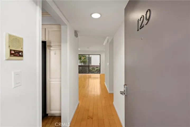 15207 Magnolia Boulevard 129, Sherman Oaks, California 91403