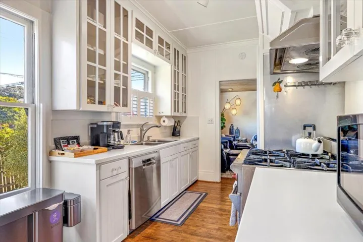 402 Central Avenue, Pacific Grove, California 93950