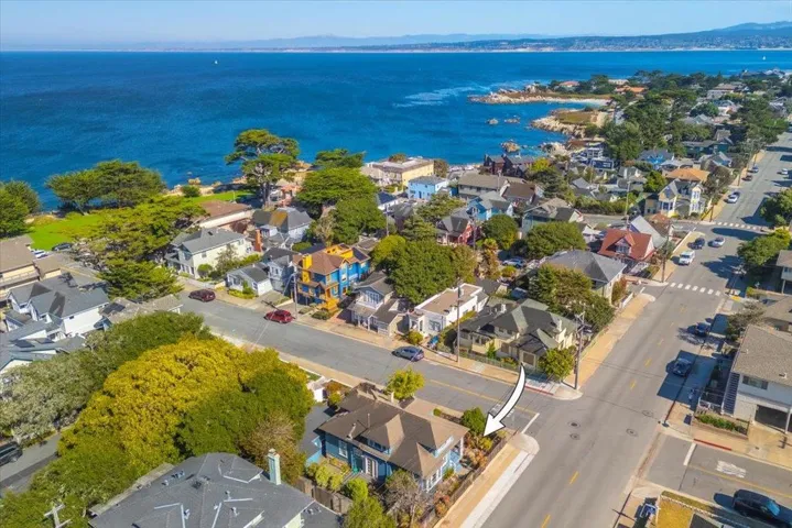 402 Central Avenue, Pacific Grove, California 93950