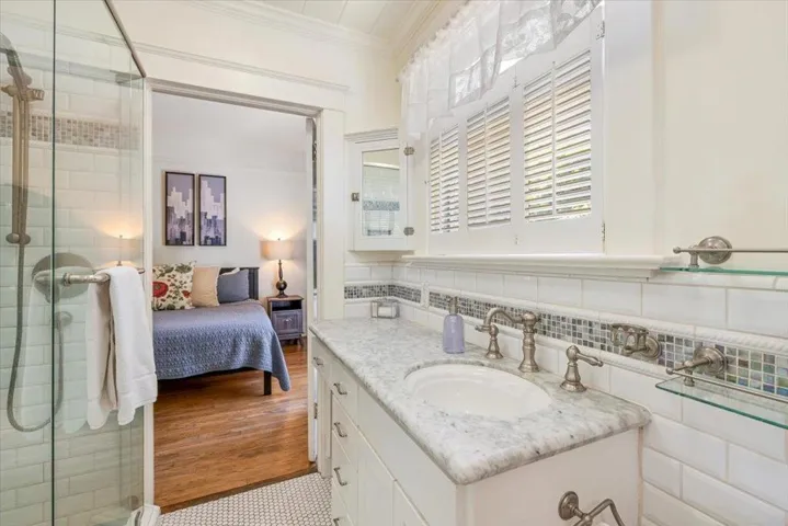 402 Central Avenue, Pacific Grove, California 93950