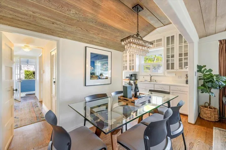 402 Central Avenue, Pacific Grove, California 93950
