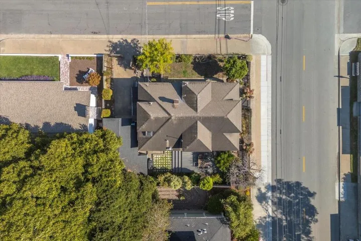 402 Central Avenue, Pacific Grove, California 93950
