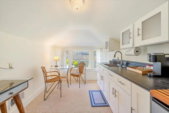 402 Central Avenue, Pacific Grove, California 93950