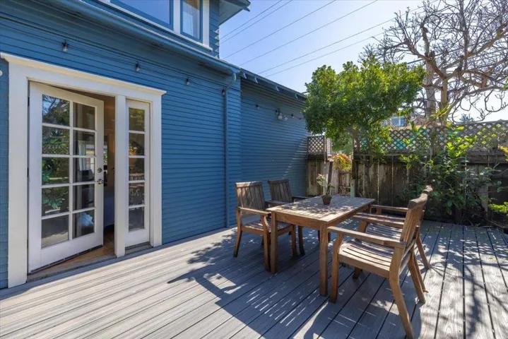 402 Central Avenue, Pacific Grove, California 93950