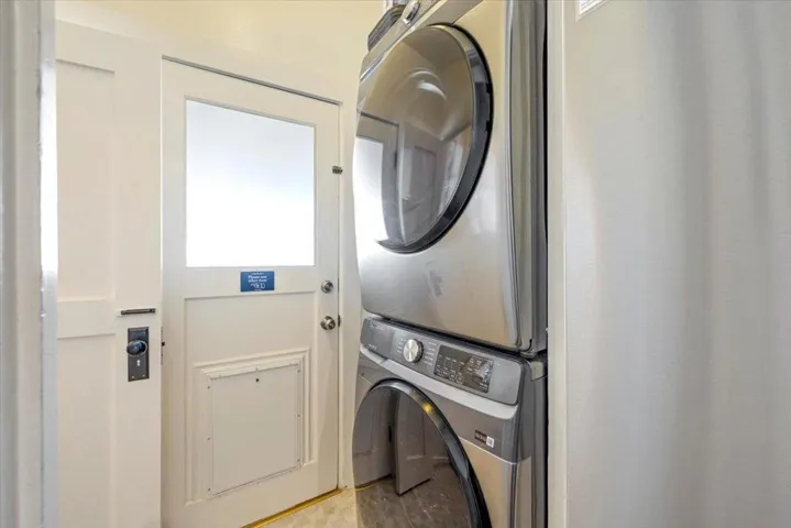 402 Central Avenue, Pacific Grove, California 93950