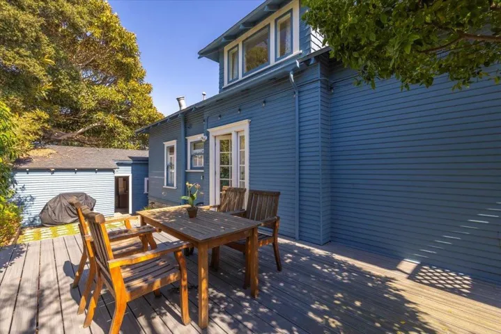 402 Central Avenue, Pacific Grove, California 93950