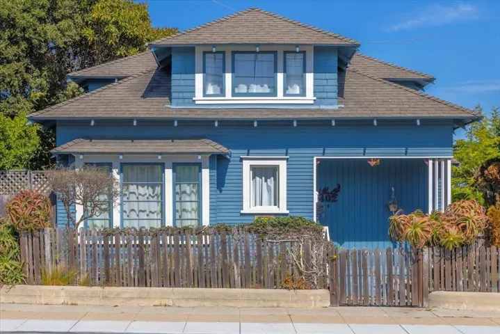 402 Central Avenue, Pacific Grove, California 93950