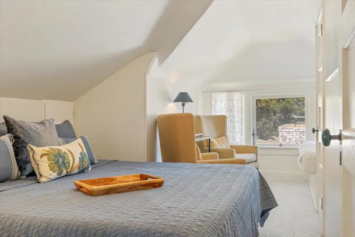 402 Central Avenue, Pacific Grove, California 93950