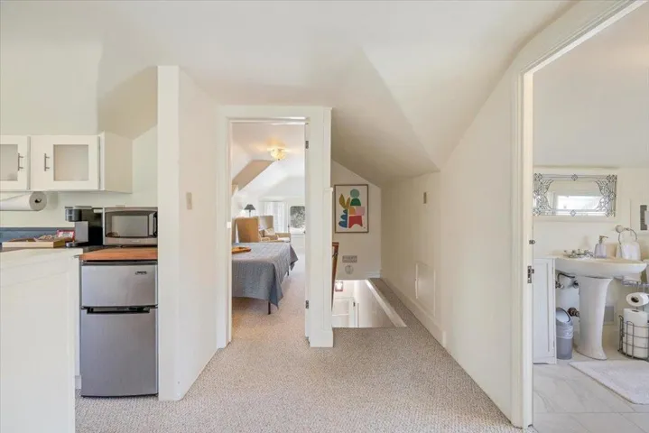 402 Central Avenue, Pacific Grove, California 93950