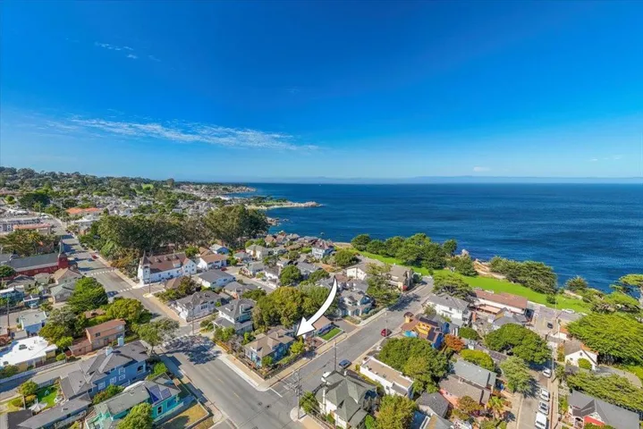 402 Central Avenue, Pacific Grove, California 93950