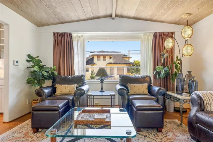 402 Central Avenue, Pacific Grove, California 93950