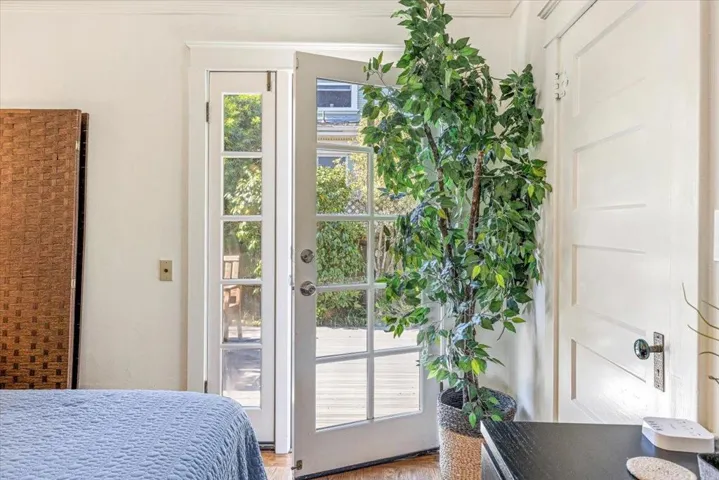 402 Central Avenue, Pacific Grove, California 93950