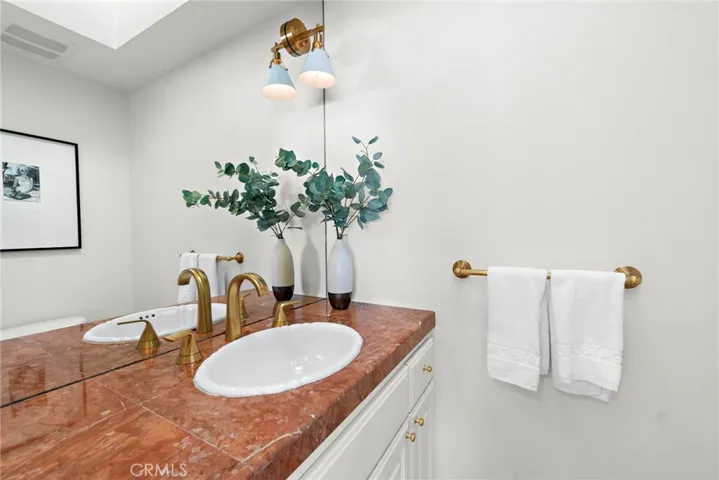 Secondary bedroom bathroom ensuite