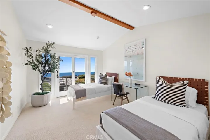 Secondary main floor bedroom