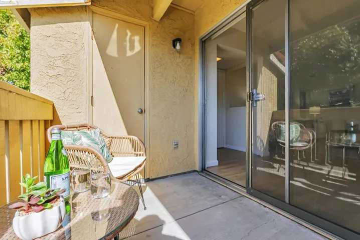 18 Las Moradas Cir, San Pablo, California 94806