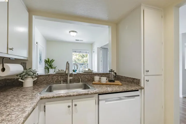 18 Las Moradas Cir, San Pablo, California 94806