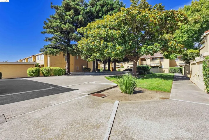 18 Las Moradas Cir, San Pablo, California 94806