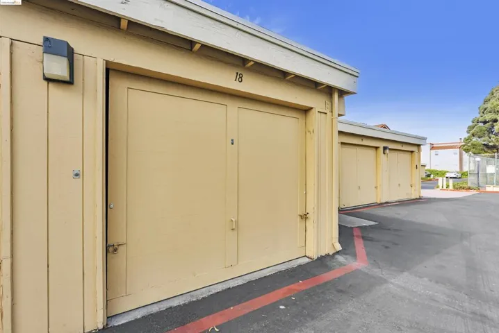 18 Las Moradas Cir, San Pablo, California 94806