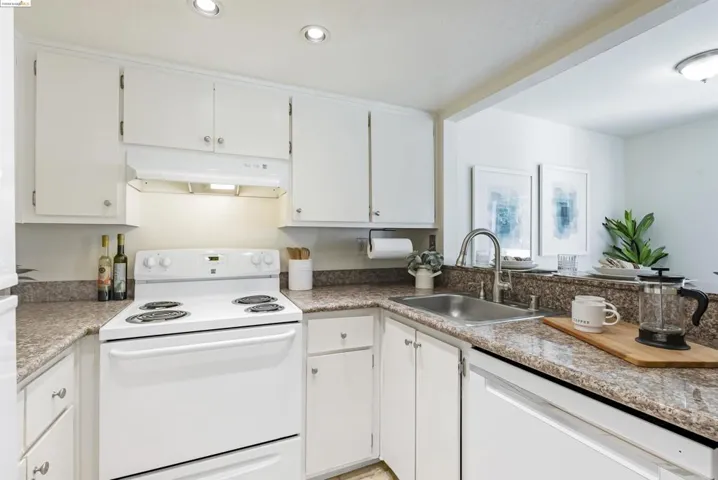 18 Las Moradas Cir, San Pablo, California 94806