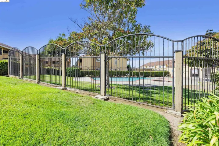 18 Las Moradas Cir, San Pablo, California 94806