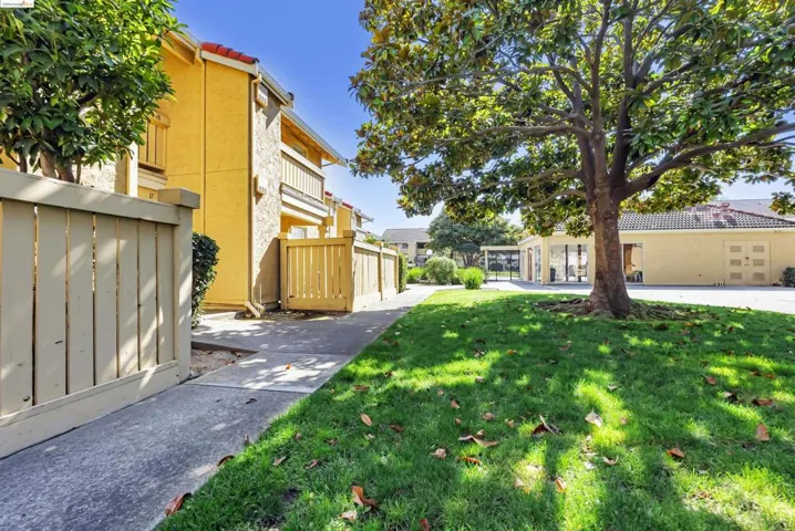 18 Las Moradas Cir, San Pablo, California 94806