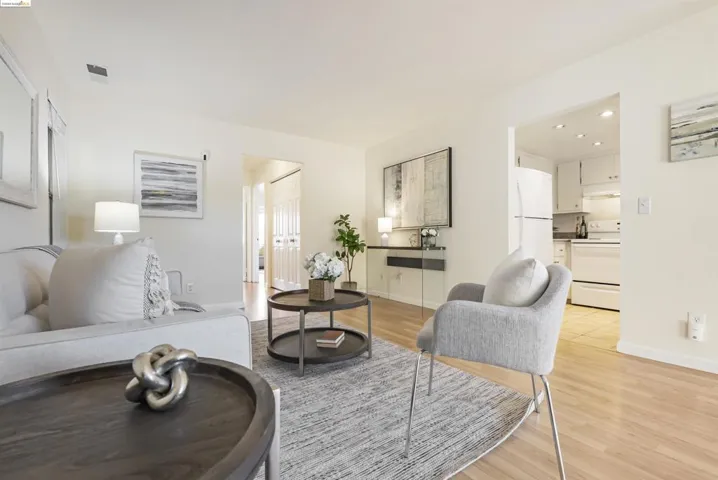18 Las Moradas Cir, San Pablo, California 94806