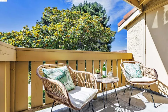 18 Las Moradas Cir, San Pablo, California 94806