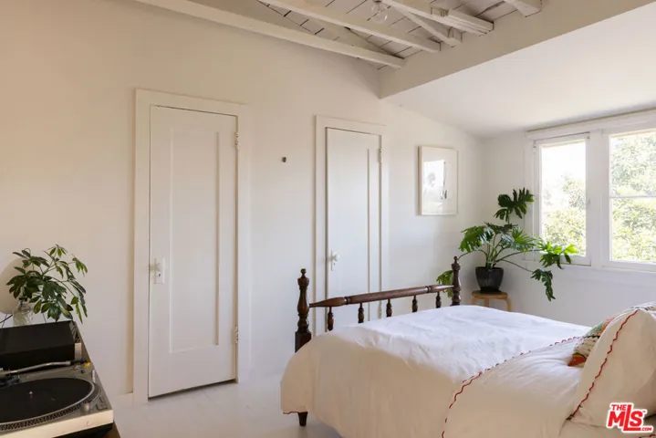 248 Furness Avenue, Los Angeles, California 90042