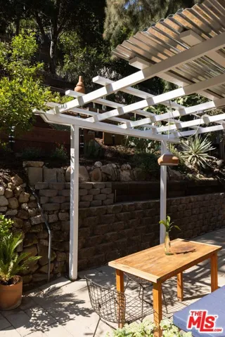 248 Furness Avenue, Los Angeles, California 90042