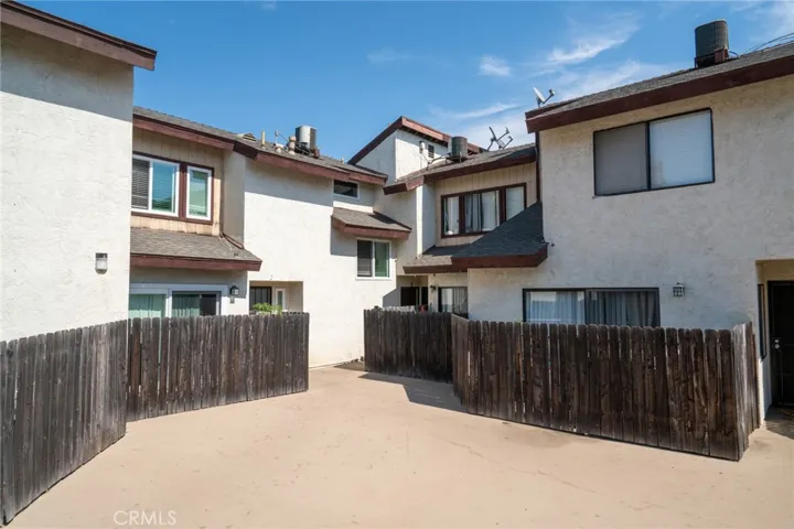 520 E Walnut Street, Santa Ana, California 92701